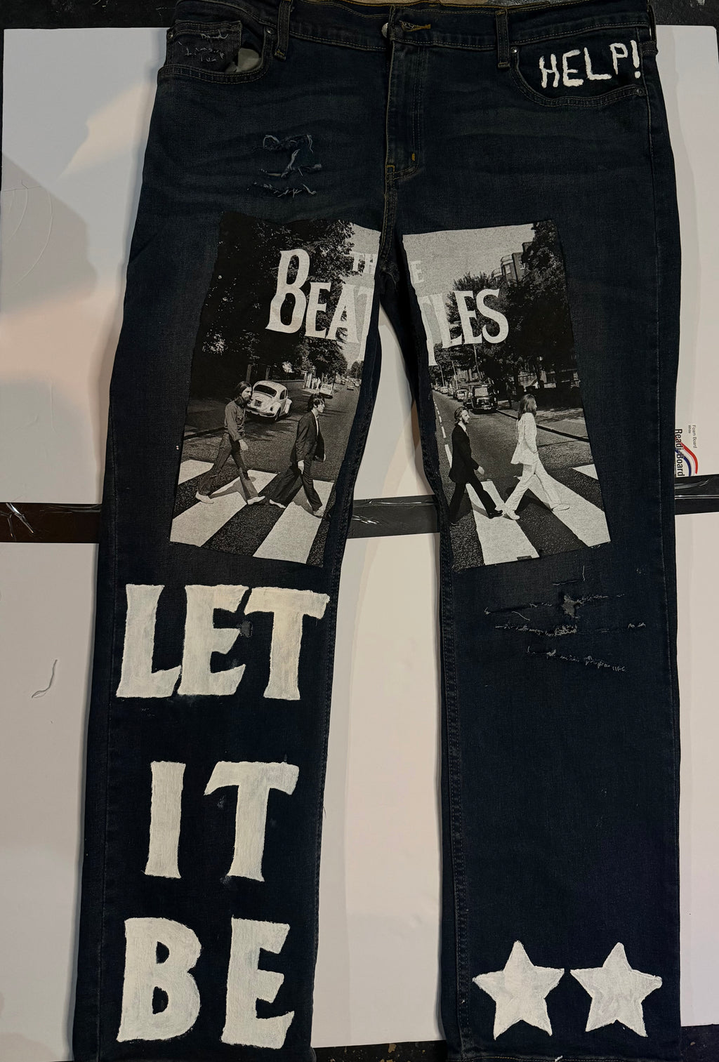 Graphic jeans